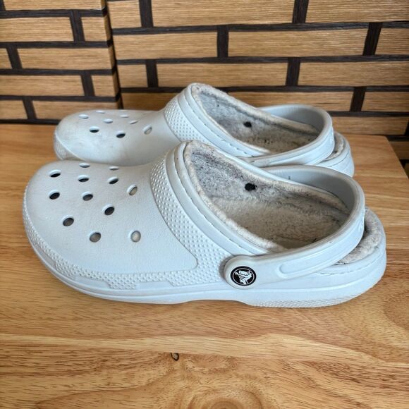 Crocs Light Blue Fur Lined Clogs W9/M7 - Picture 2 of 8